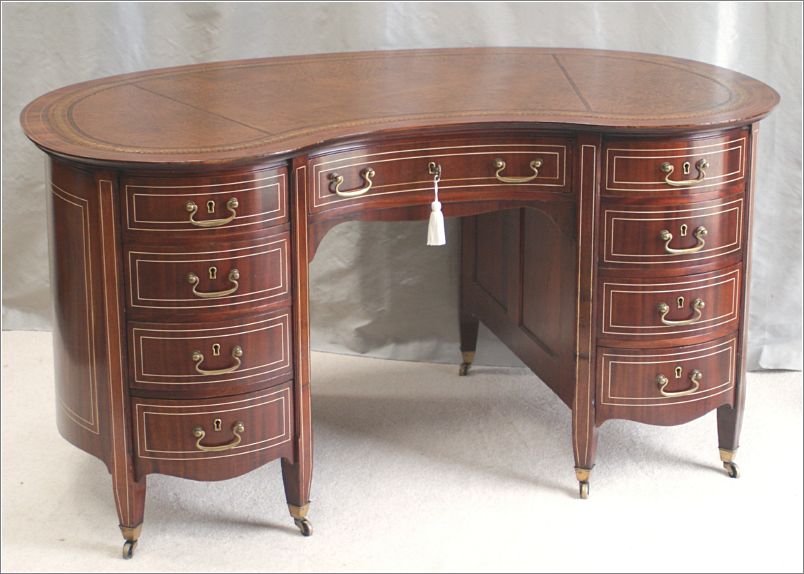 2004 Antique Kidney Shaped Pedestal Desk (6)